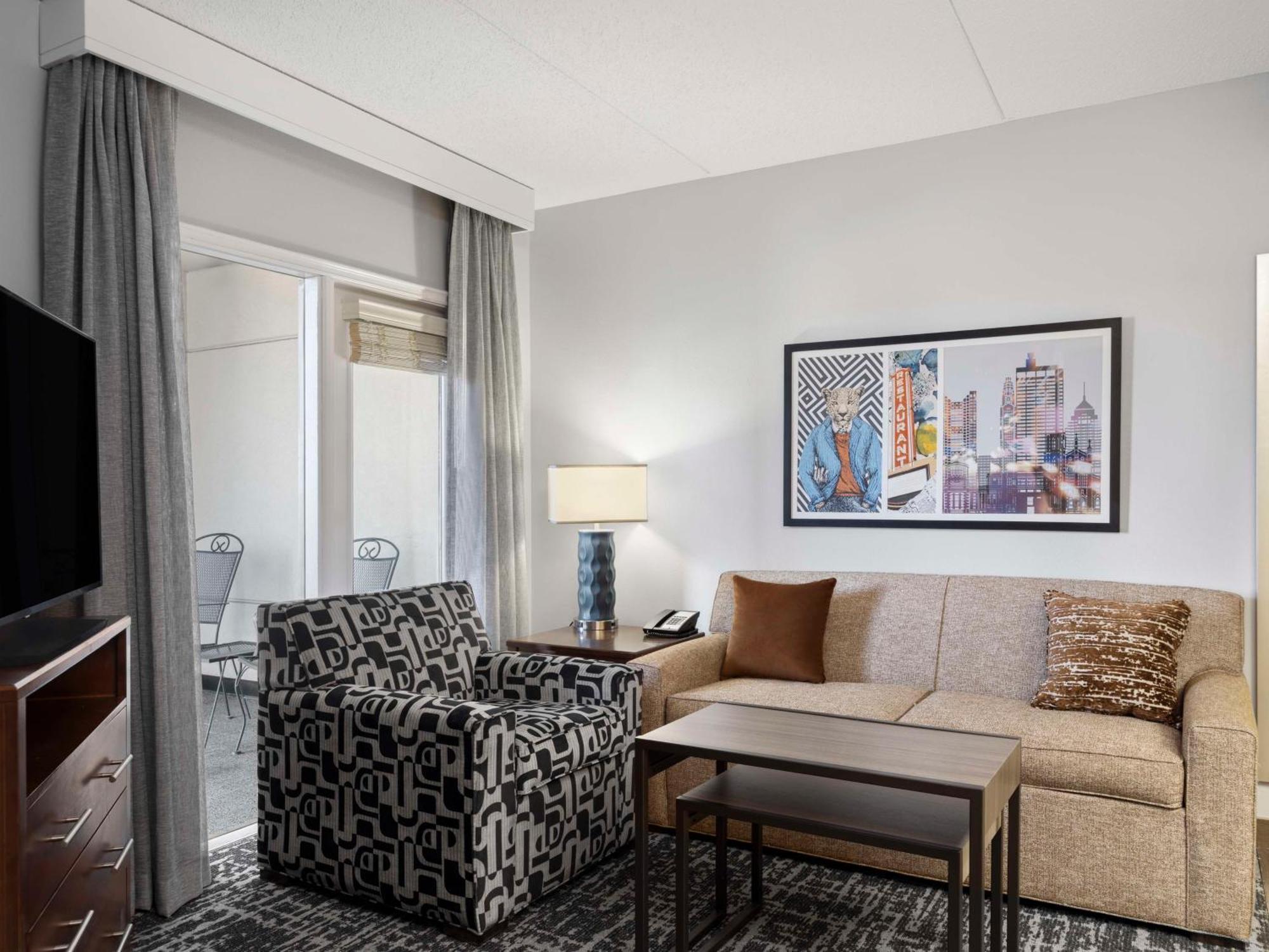 Hotel Homewood - Airport 3*