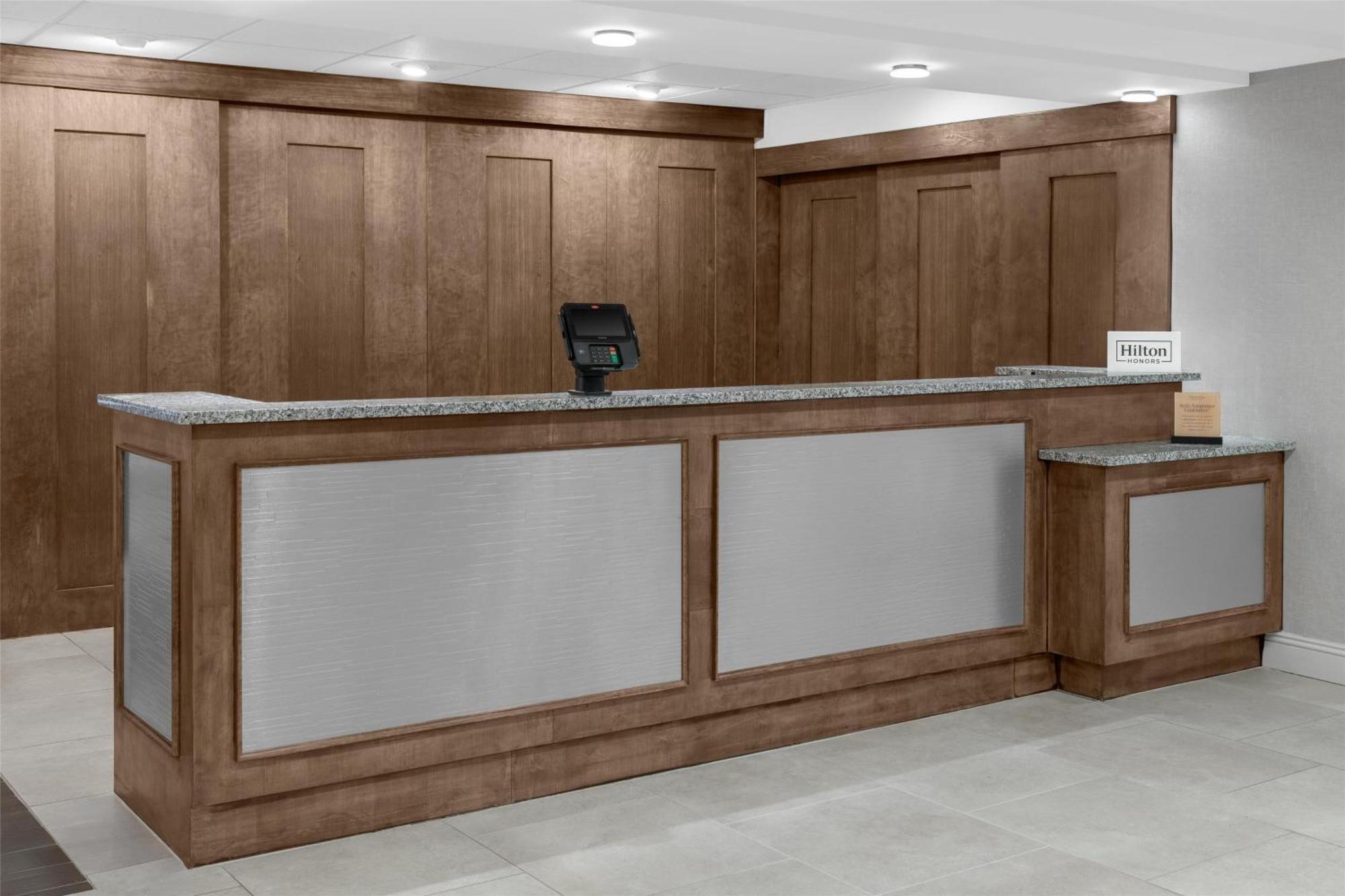 Hotel Homewood - Airport
