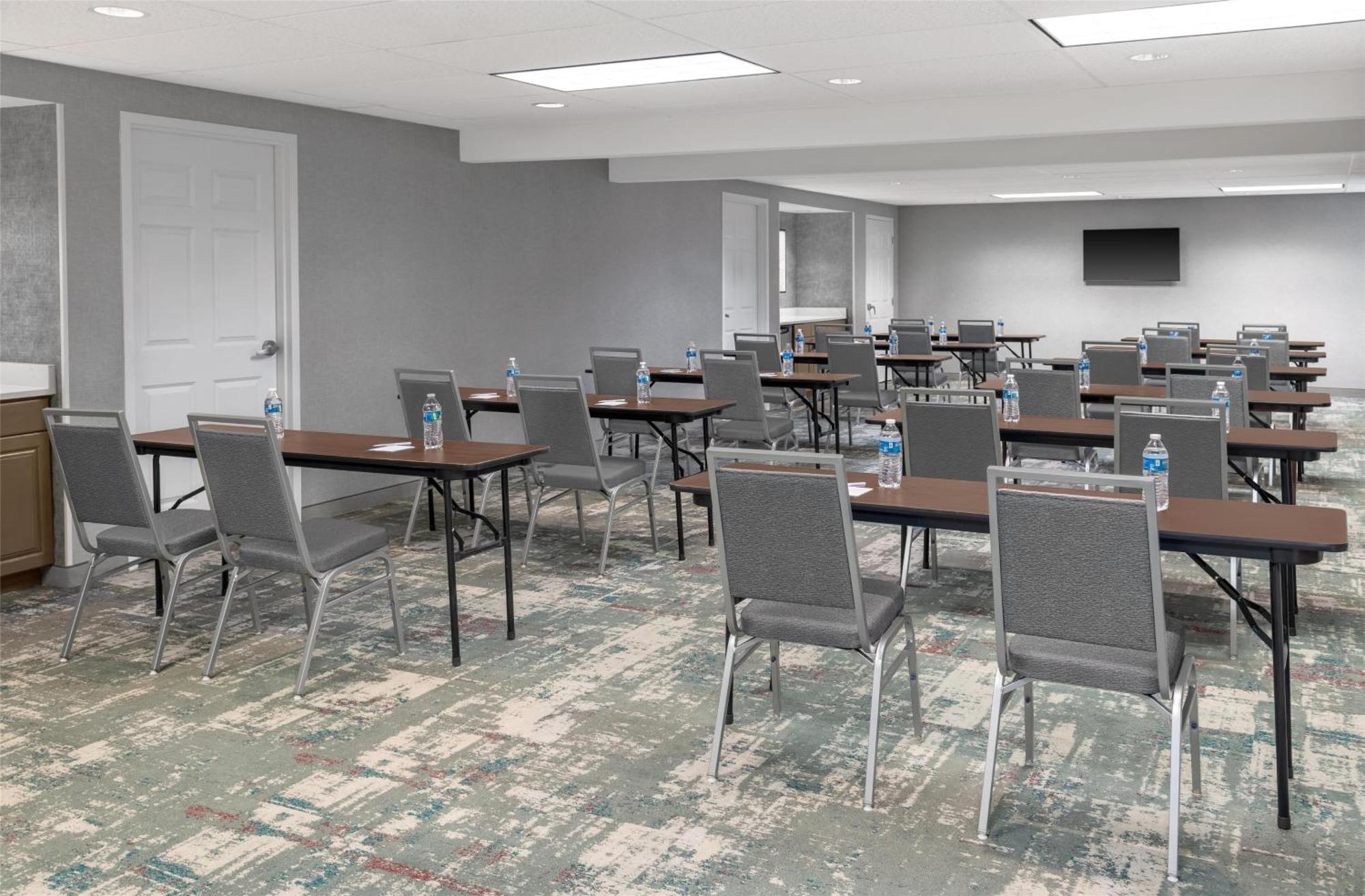 Hotel Homewood - Airport Columbus